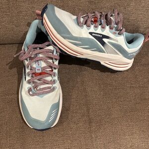 Brooks Womens 7B Cascadia 16 1203631B480 trail Running Shoes